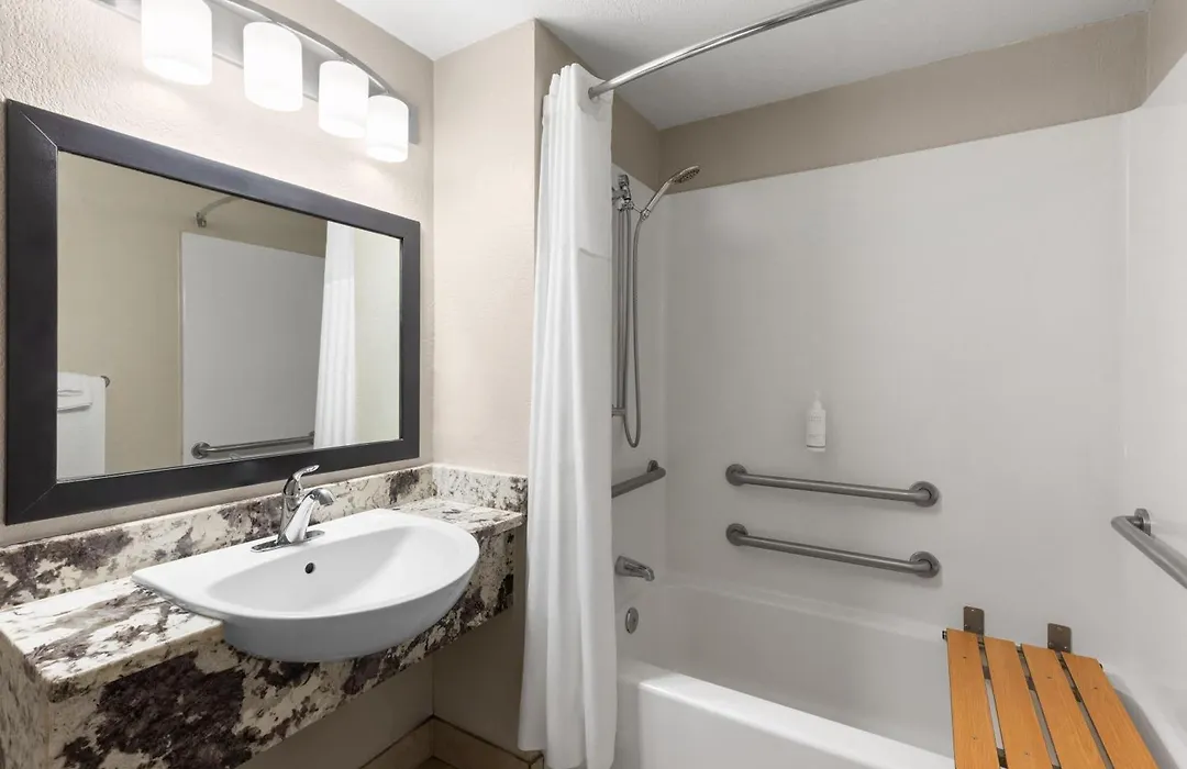 Days Inn By Wyndham Charleston Wv-1