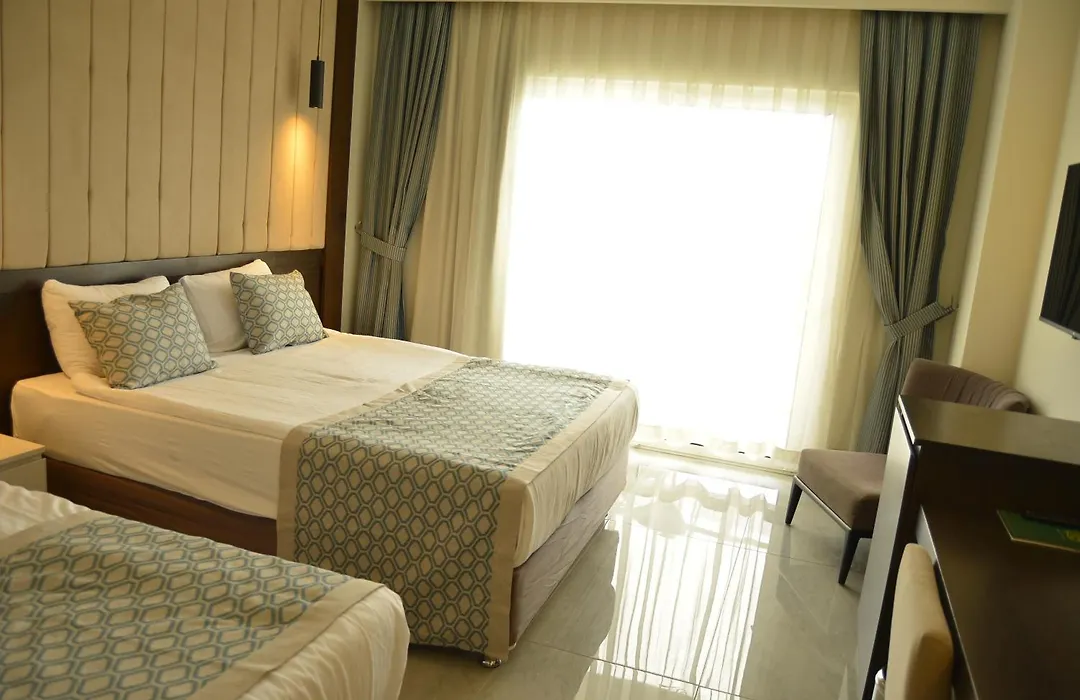 Lrs Hotels Lake River Side Hotel & Spa-1