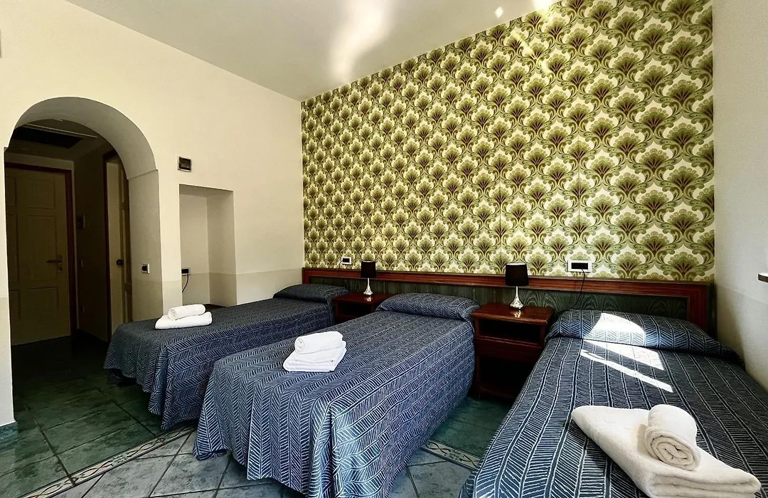 Hotel Lo Smeraldo - Oasi degli Olivi-1