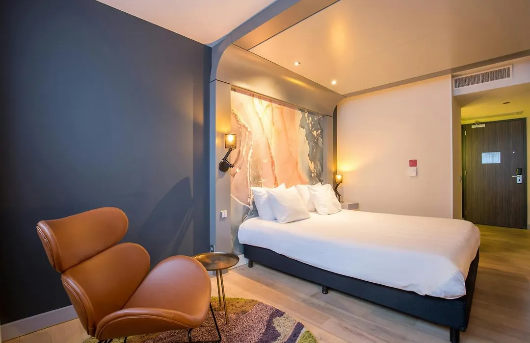 Leonardo Hotel Almere City Center-1