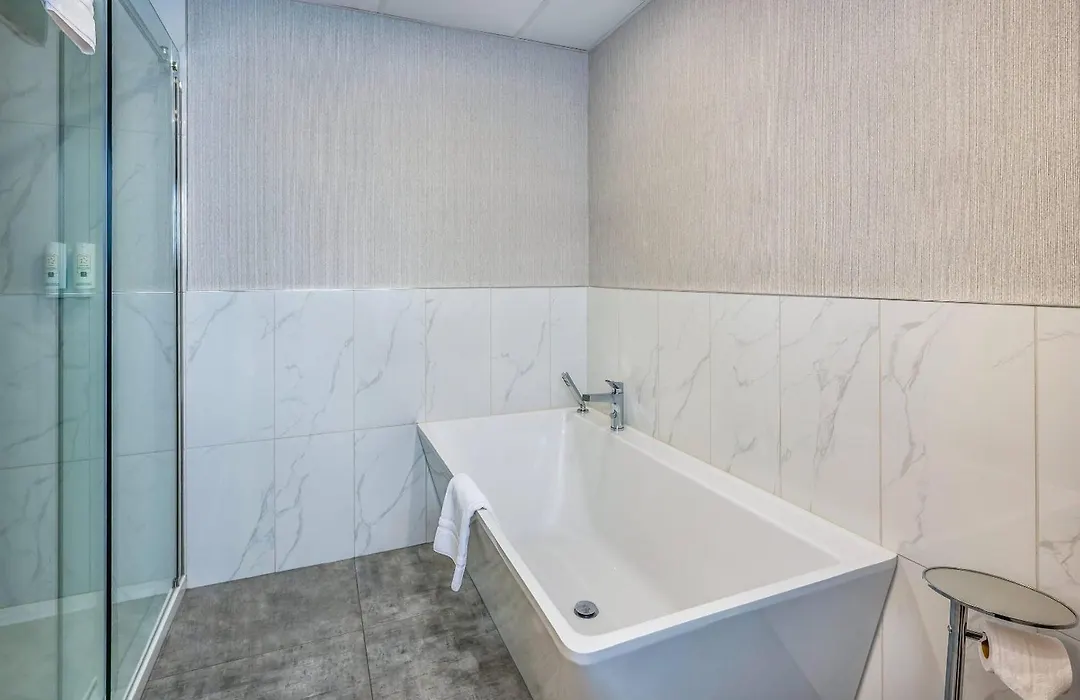 Quality Suites-1
