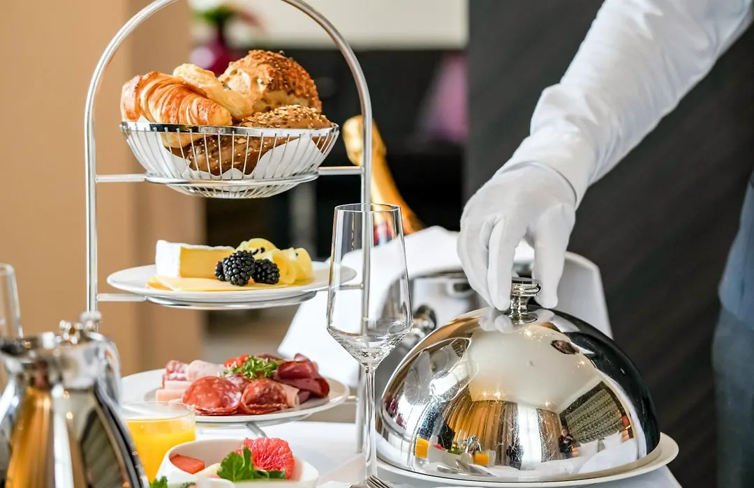 Steigenberger Grandhotel Handelshof Leipzig-1
