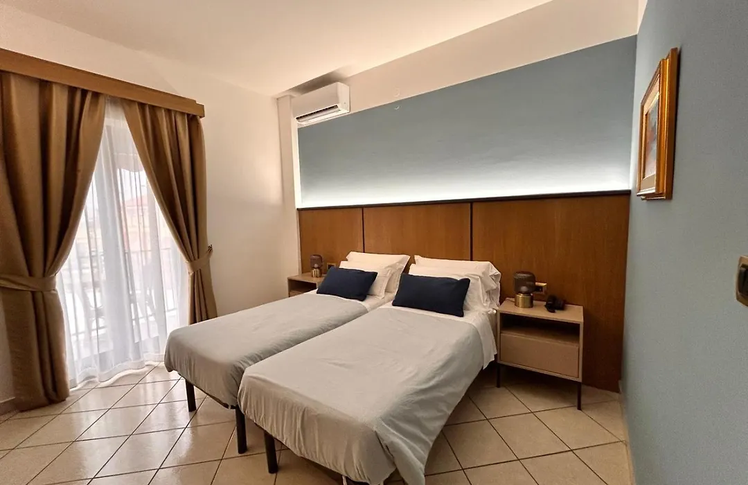 Hotel Al Faro-1