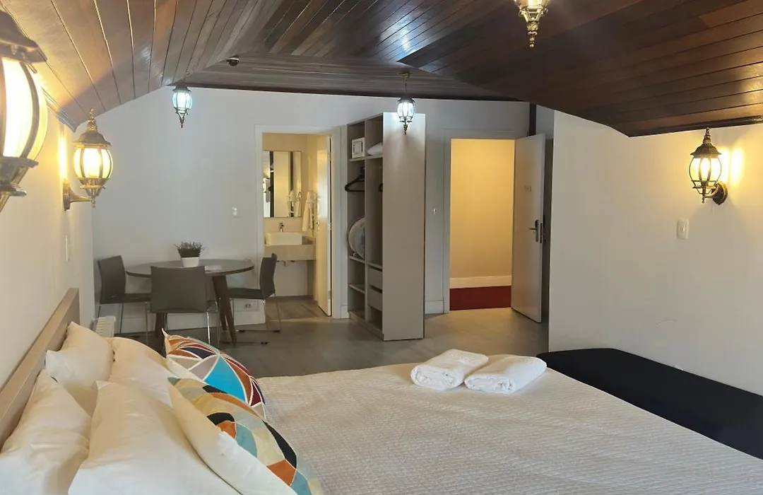 Letto Hotel Flores da Cunha-1