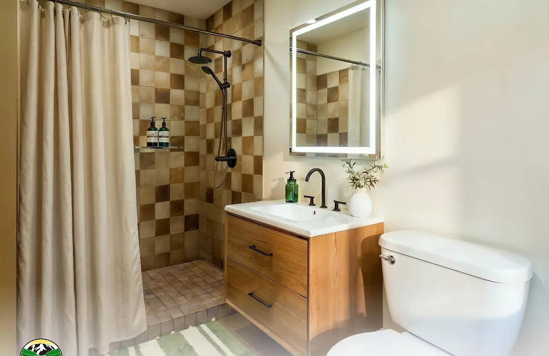 Western Riviera Lakeside Lodging-1