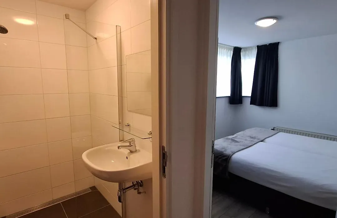 Seehotel Oostkapelle-1