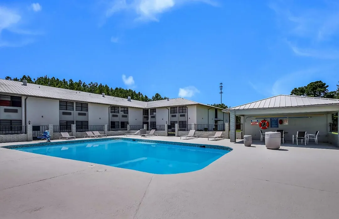Clarion Pointe Marshall-1