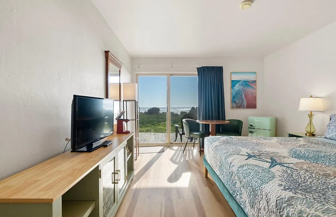 Crescent Beach Motel-1