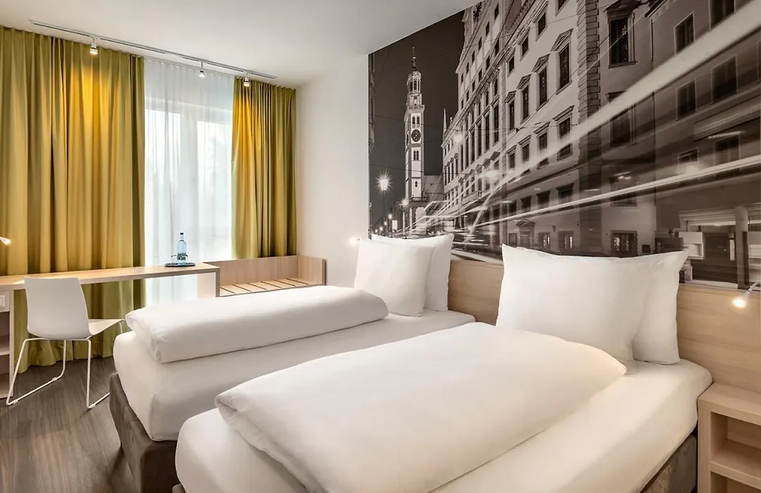 Super 8 By Wyndham Augsburg-1
