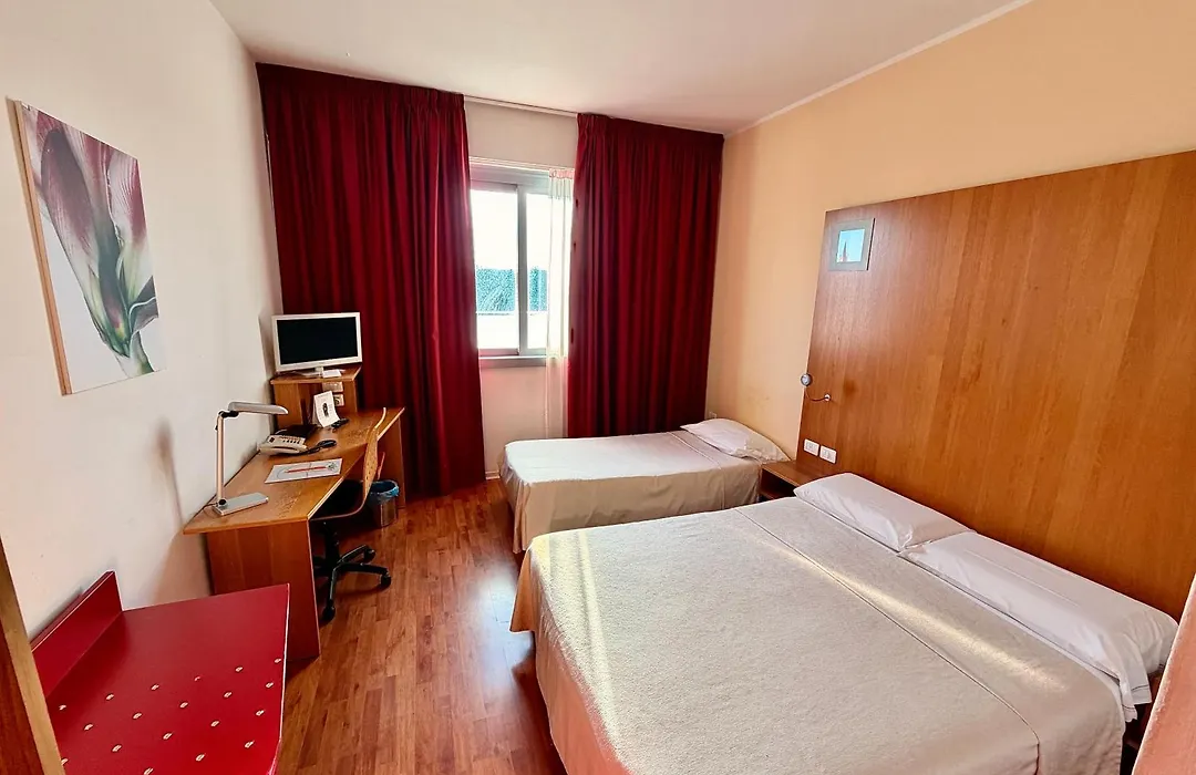 Executive Hotel-1