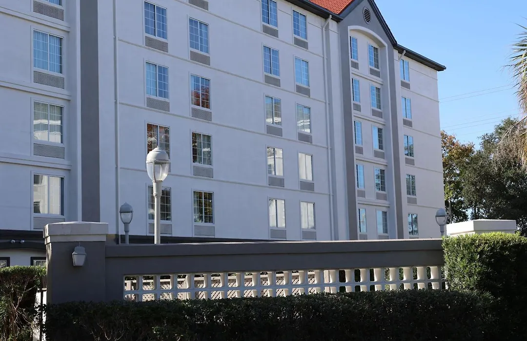La Quinta Inn And Suites By Wyndham, Ocala-1