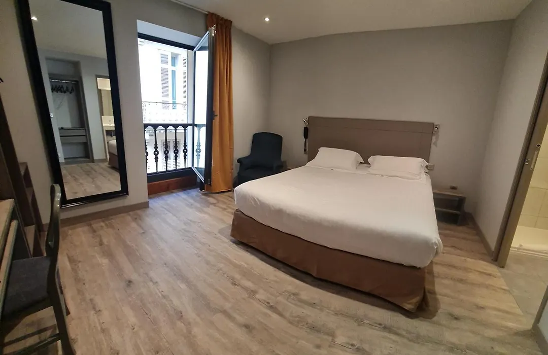 Hotel de la Couronne-1