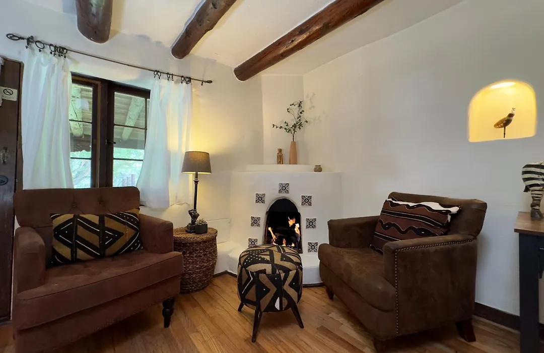 Old Taos Guesthouse B&B-1