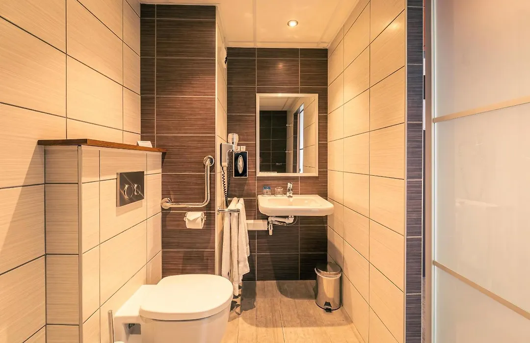 Best Western Marseille Aeroport-1