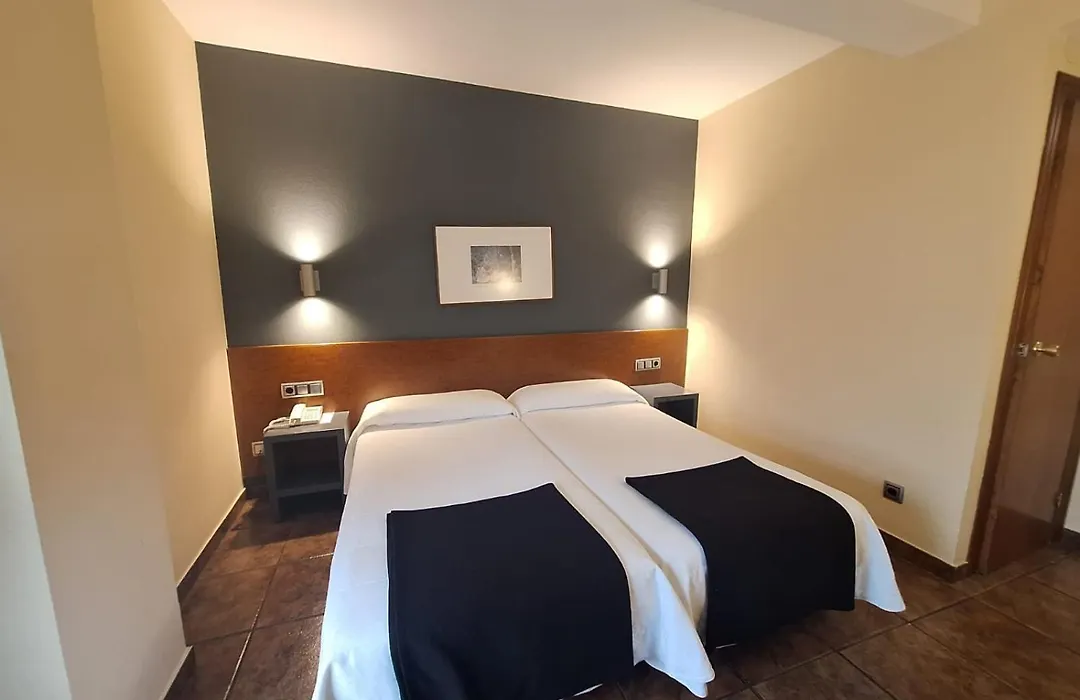 Hotel Yerri-1