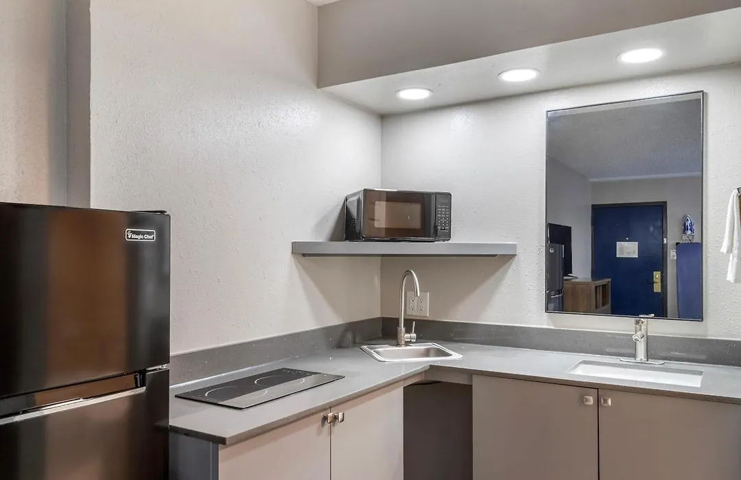 Days Inn By Wyndham Victoria Tx East-1