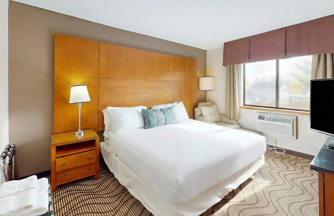 Oscoda Lakeside Hotel-1