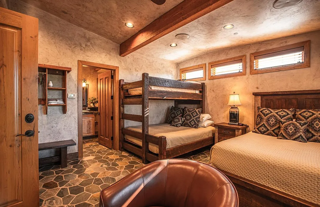 Cougar Ridge Resort-1