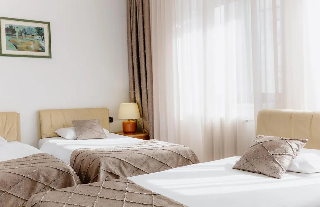 Hotel N-1