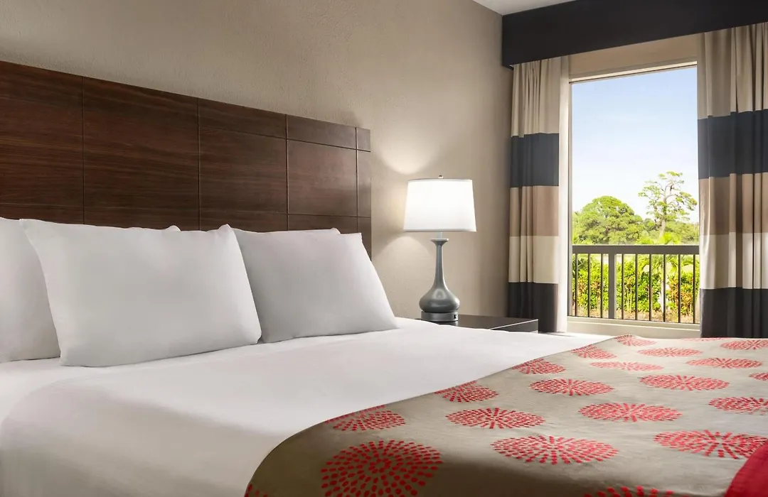 Ramada By Wyndham Sarasota Waterfront-1