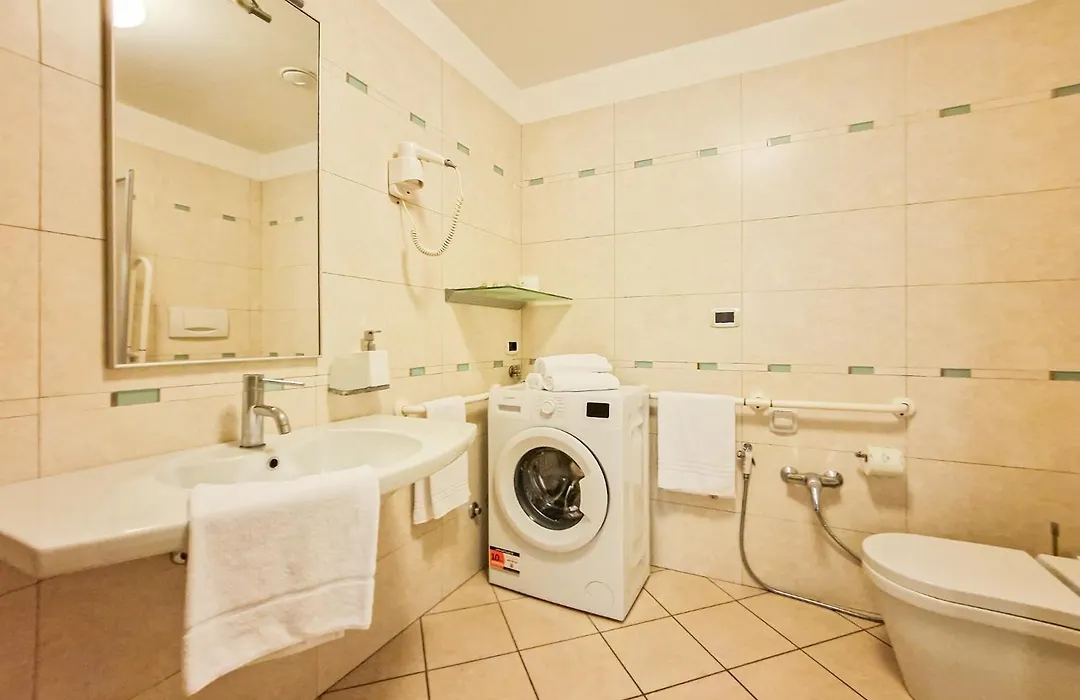 Ashanti Aparthotel Wellness&Spa-1