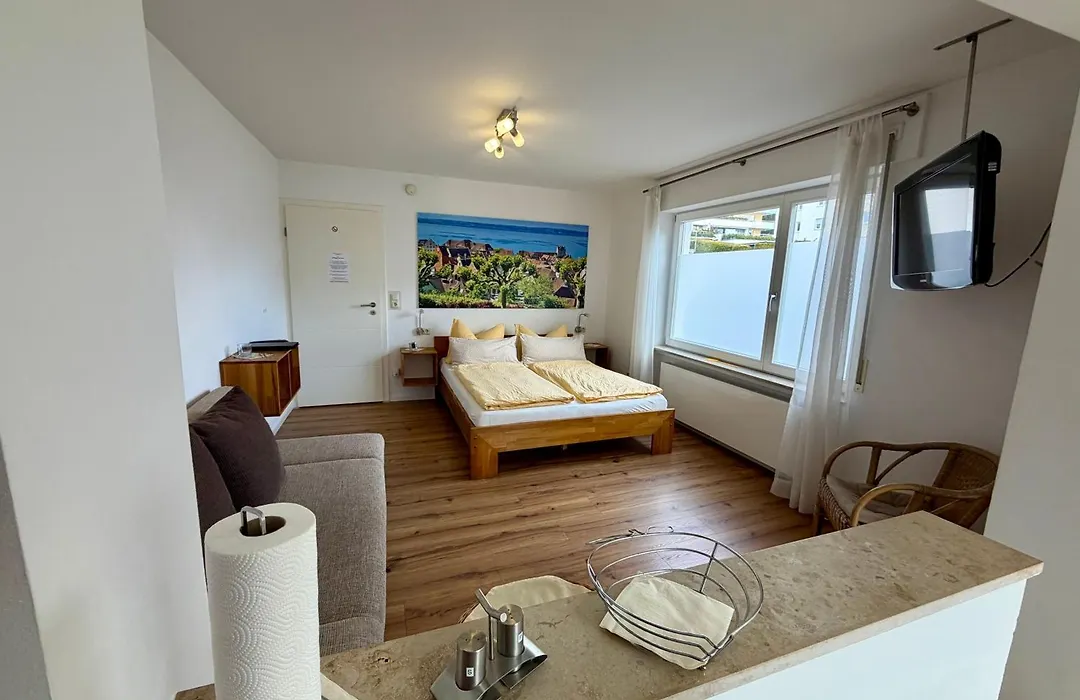 Gästehaus Sommertal, eigener Parkplatz, 800m zum Bodensee, 300m zur Altstadt-1