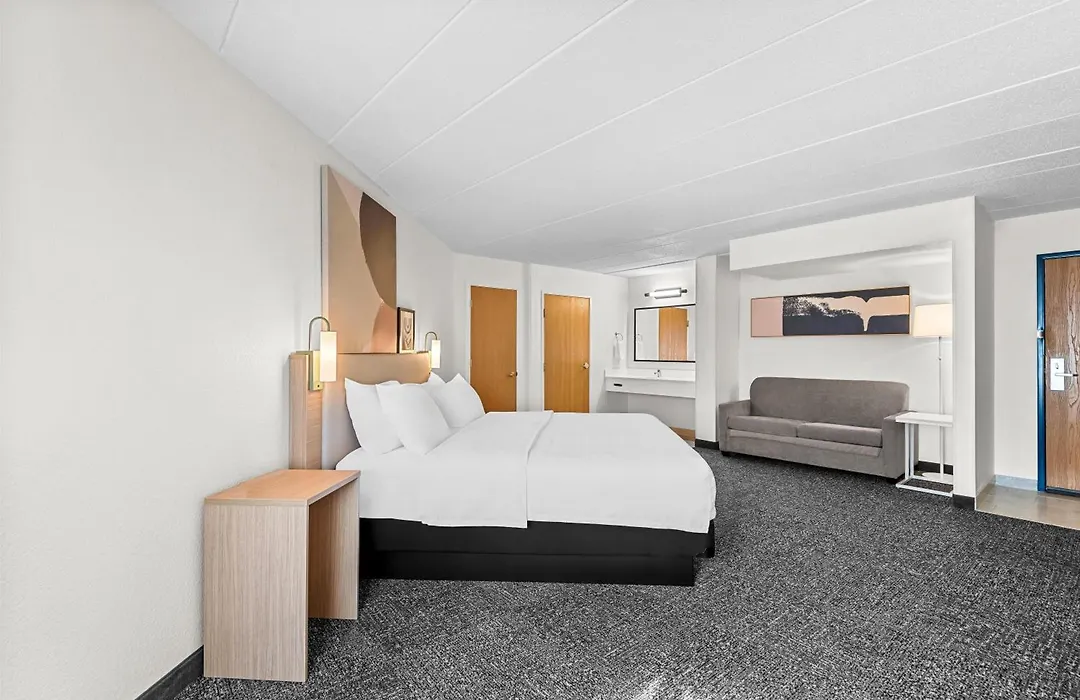Spark By Hilton Cedar Falls-1