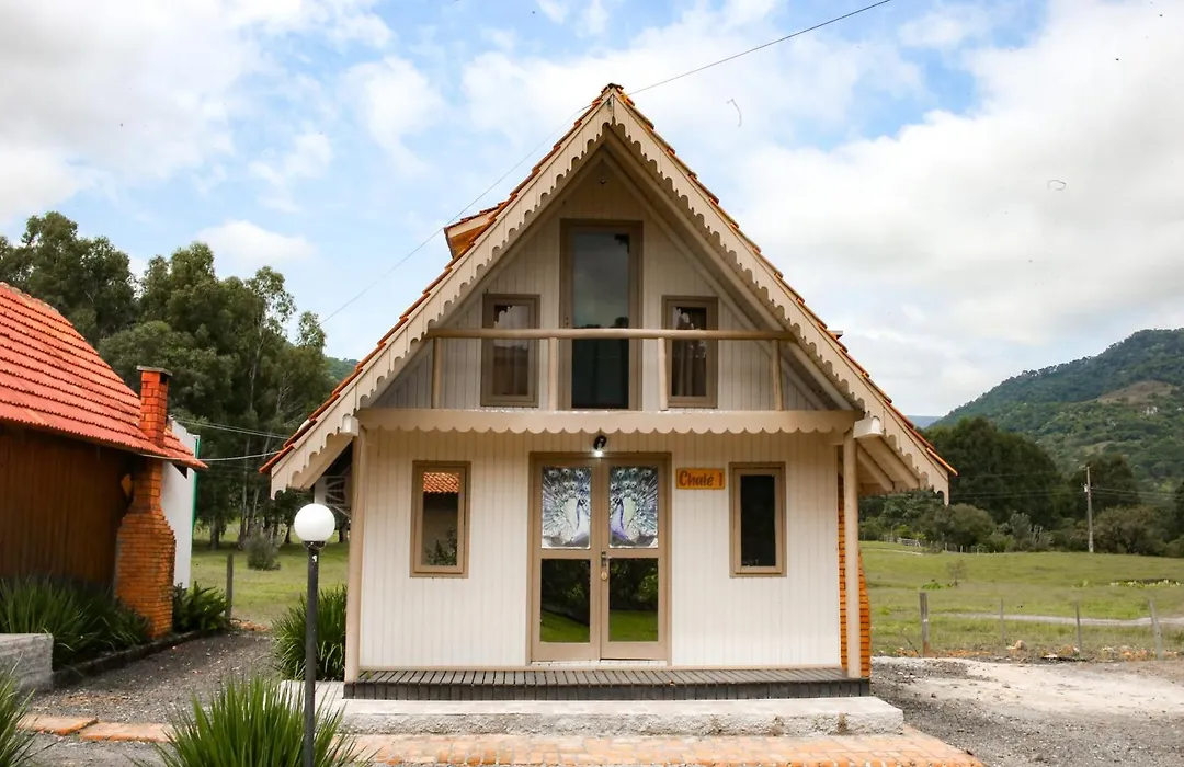 Pousada Rural Pavão - Suites e Chalés-1