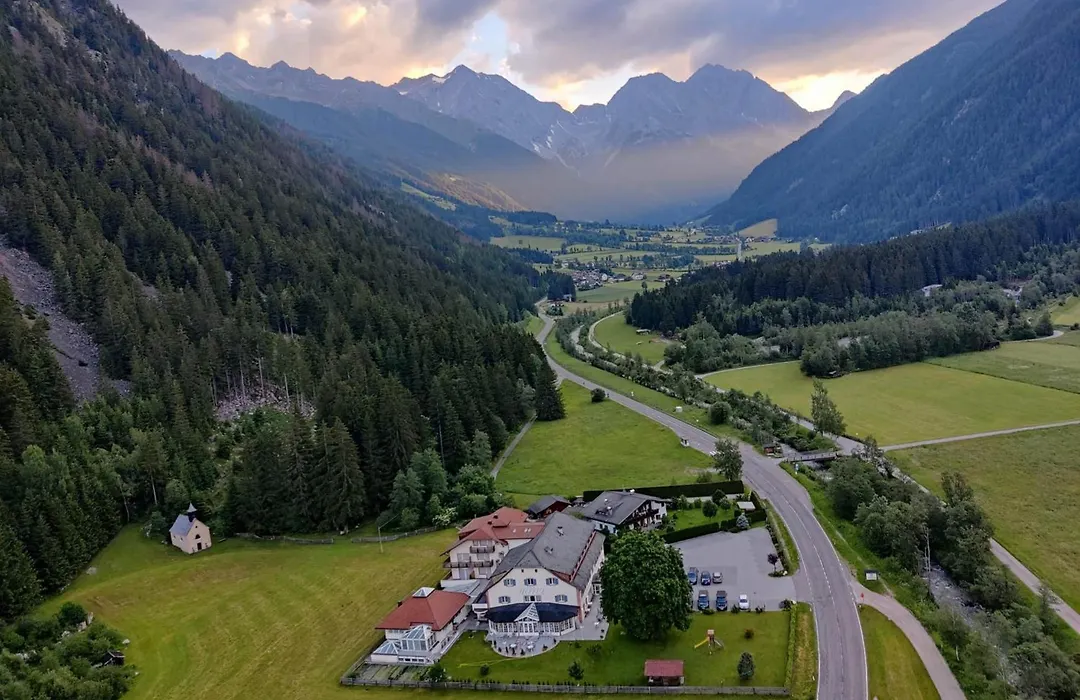 Hotel Bad Salomonsbrunn-1