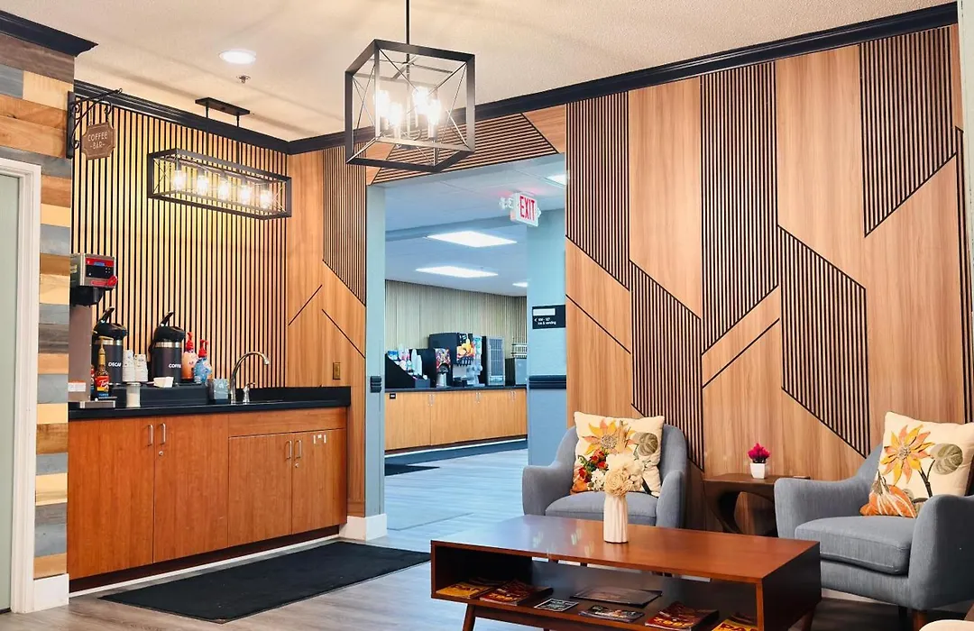 Blaine Town Inn & Suites-1