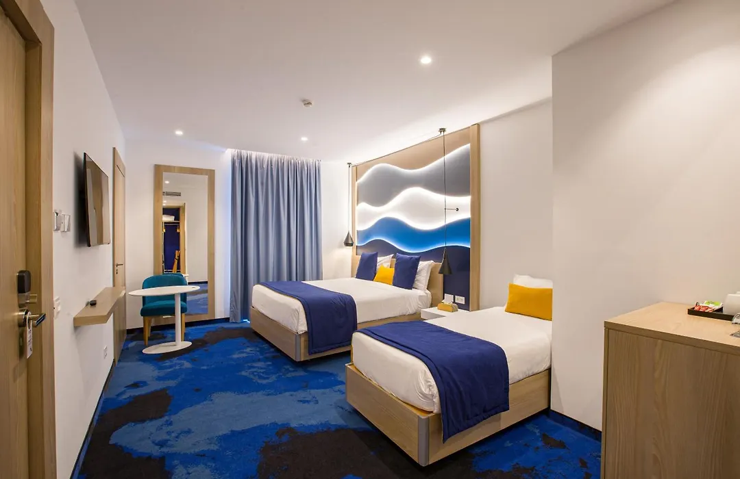 Hotel Carlton-1