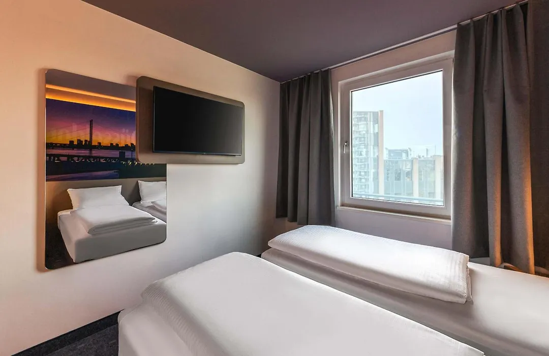 B&B Hotel Düsseldorf-City-1