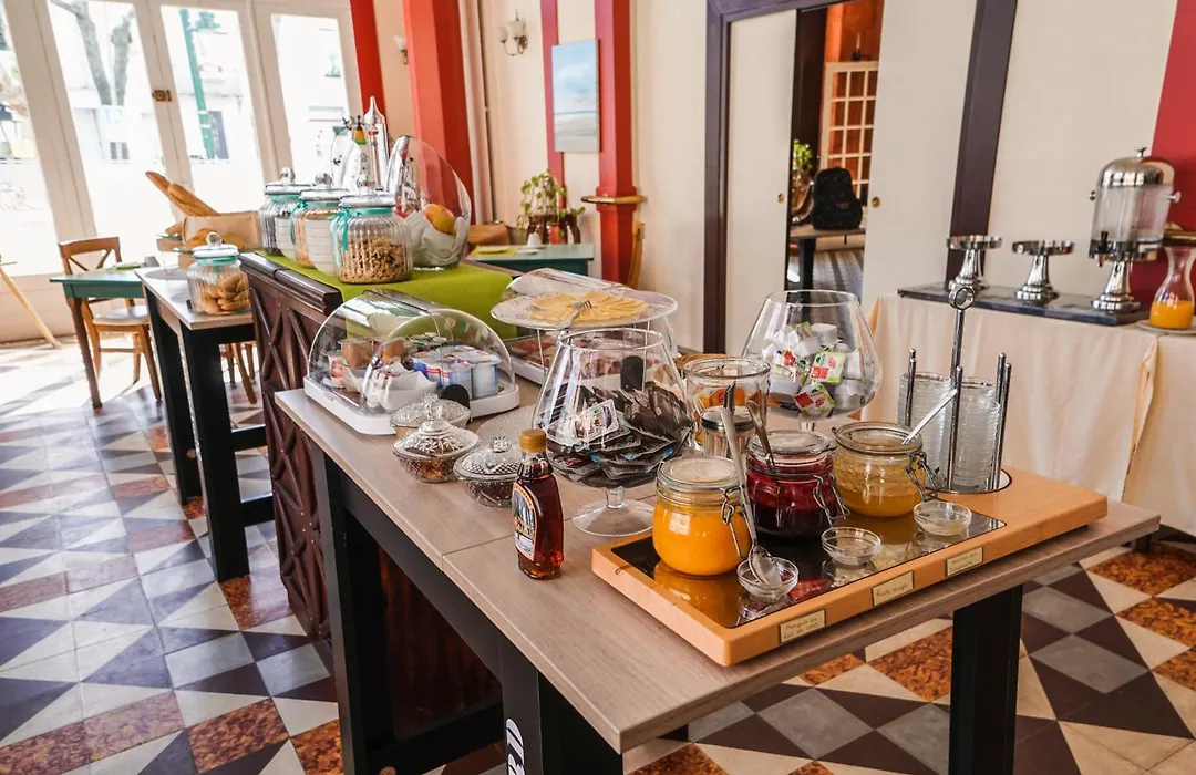 LOGIS Hotel Majestic Chatelaillon Plage - La Rochelle-1