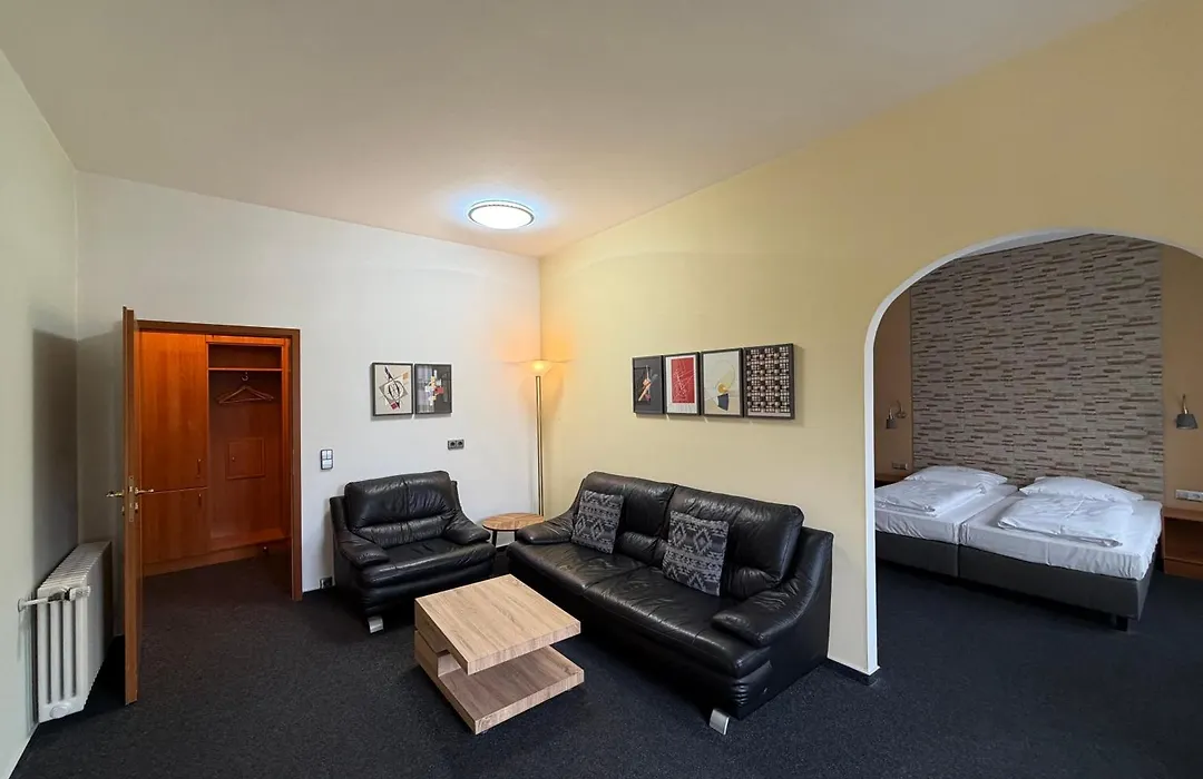 Hotel Liszt-1