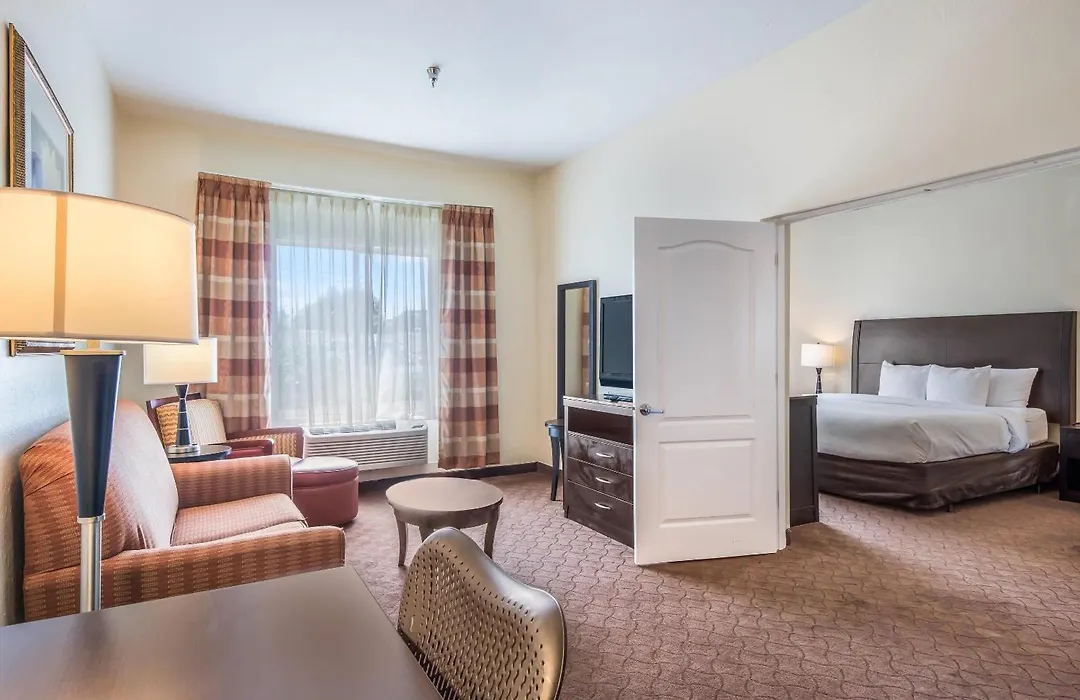 Clarion Inn & Suites Central Clearwater Beach-1