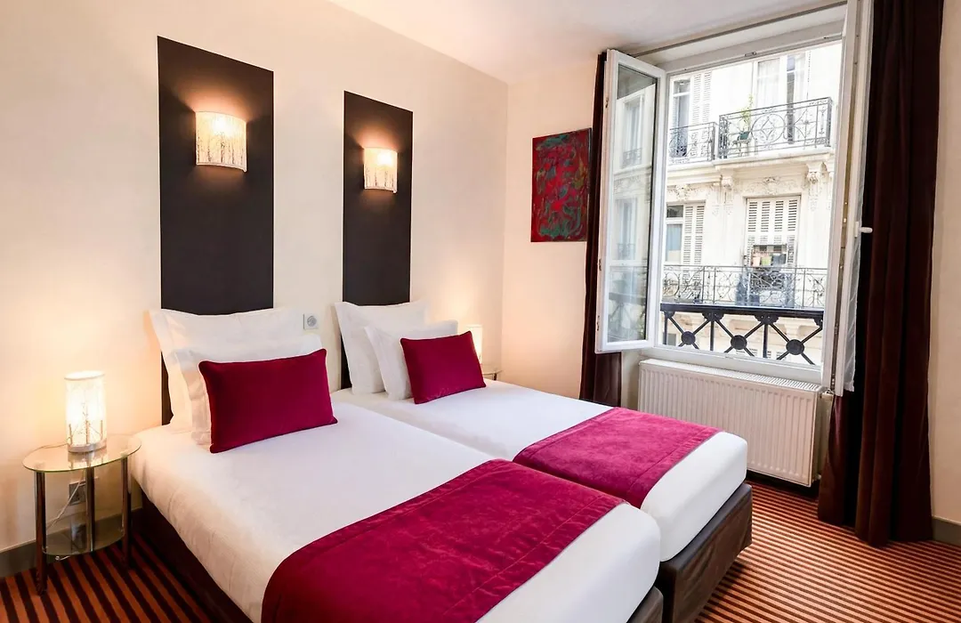 Hotel Pax Opera-1