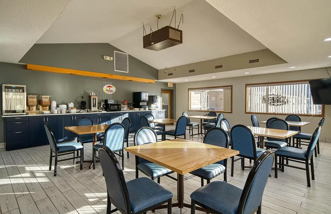 Super 8 By Wyndham Hot Springs-1