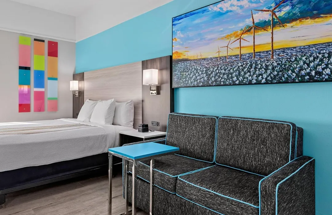 La Quinta Inn Suites By Wyndham Raymondville Harlingen-1