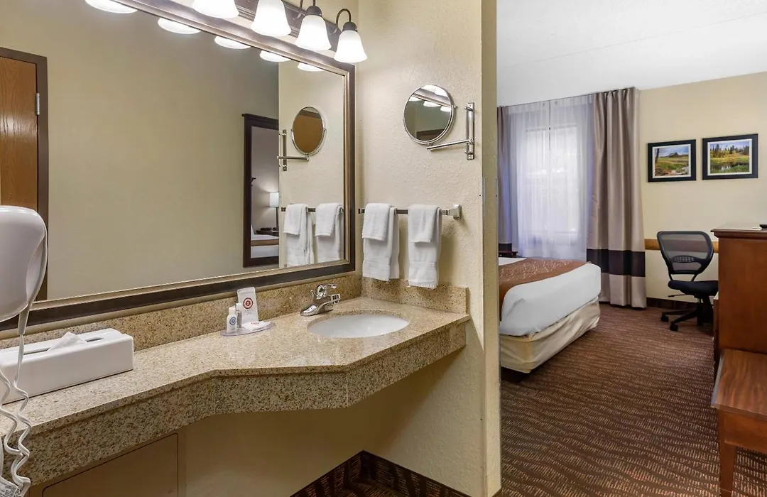 Comfort Inn & Suites Branson Meadows-1