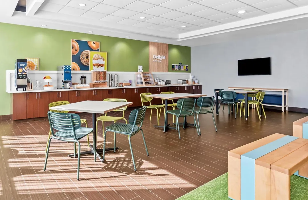 Spark By Hilton Shawnee-1