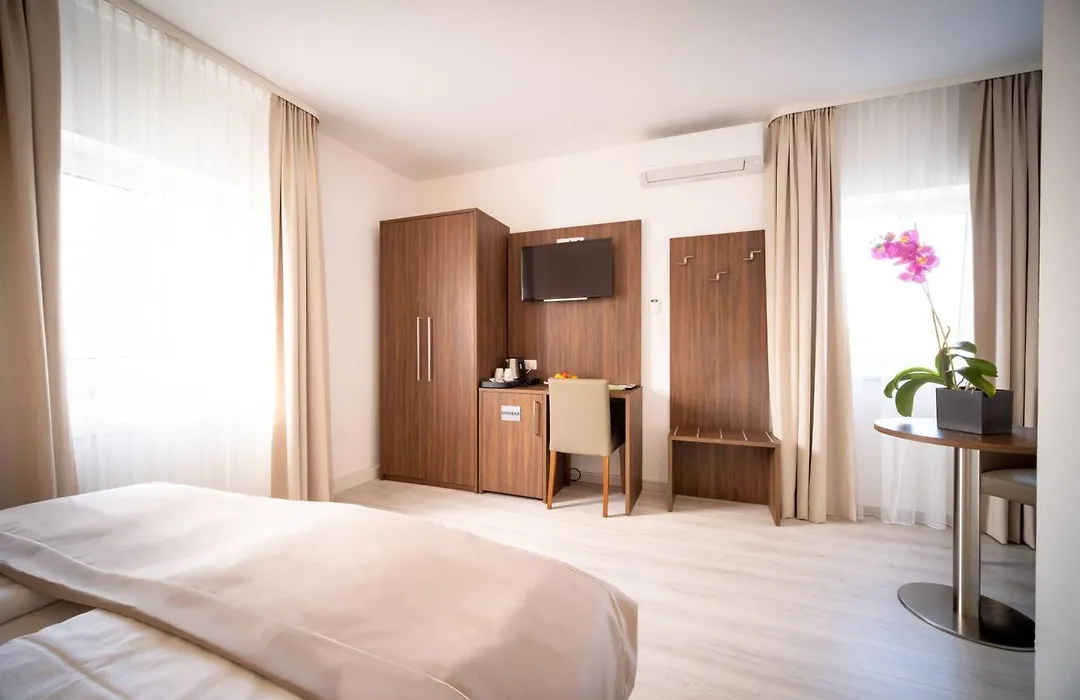 Anor Hotel I Park Sleep & Fly I Frankfurt Airport-1