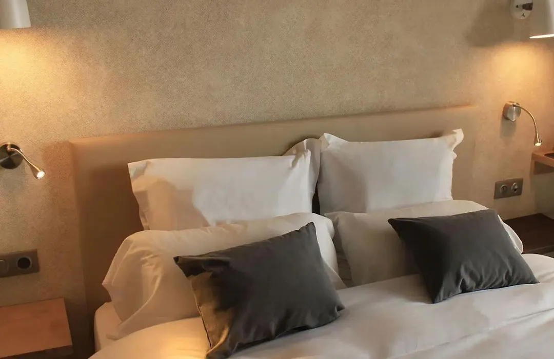 BEST WESTERN La Porte des Châteaux-1