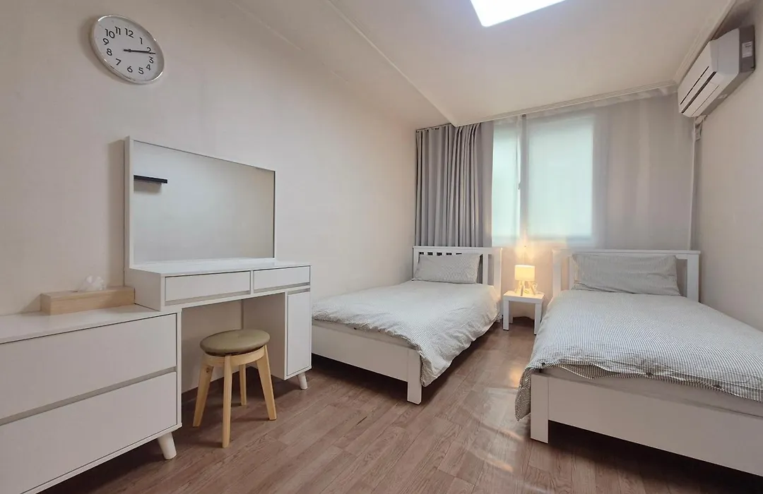 Hongdae Cheese Guesthouse-1