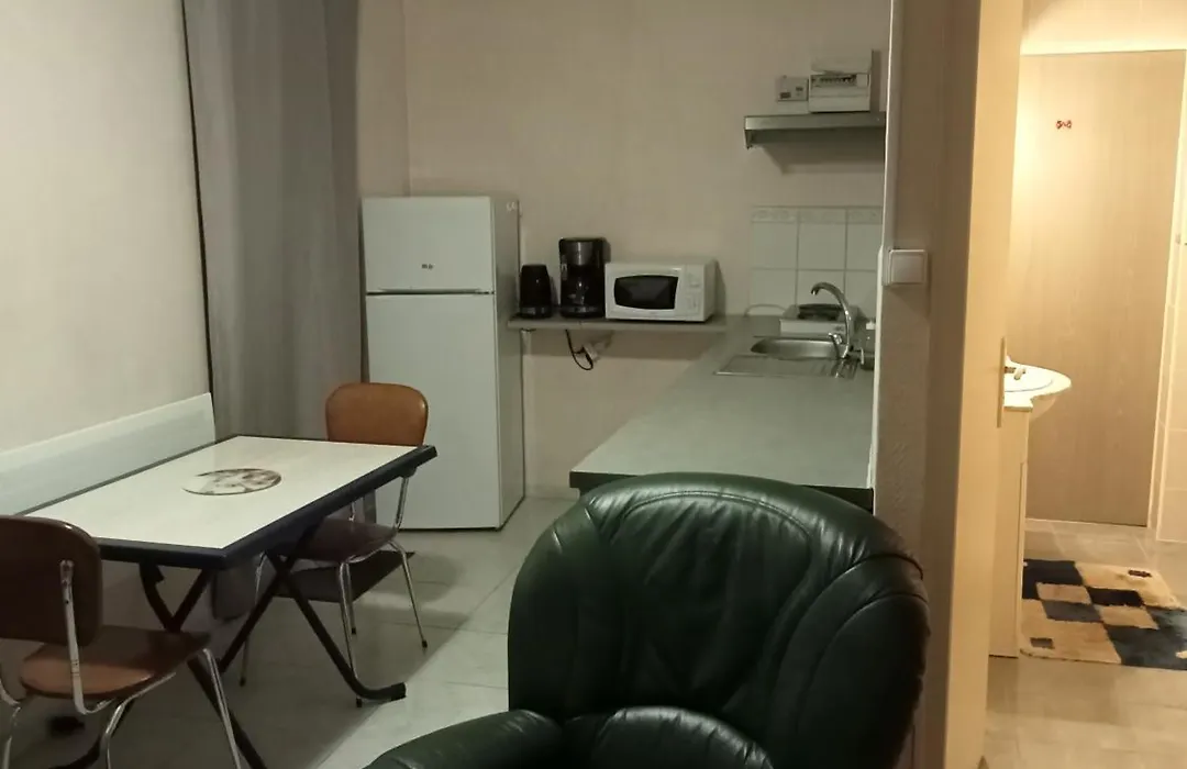 Hôtel de la gare Studios Du Breuil-1