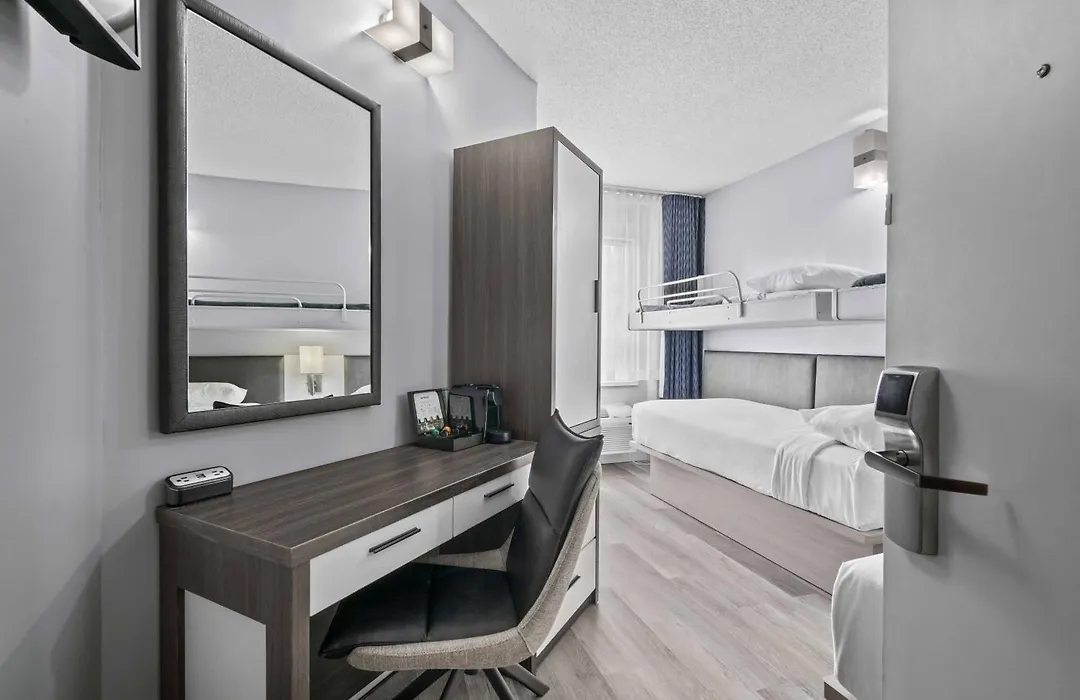 Travelodge By Wyndham Montreal Centre-1
