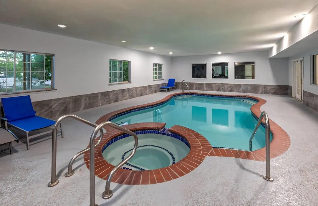 Baymont By Wyndham Texas City-1