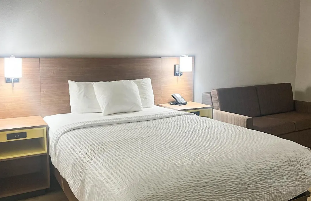 Studio 6 Suites Fremont, Oh-1