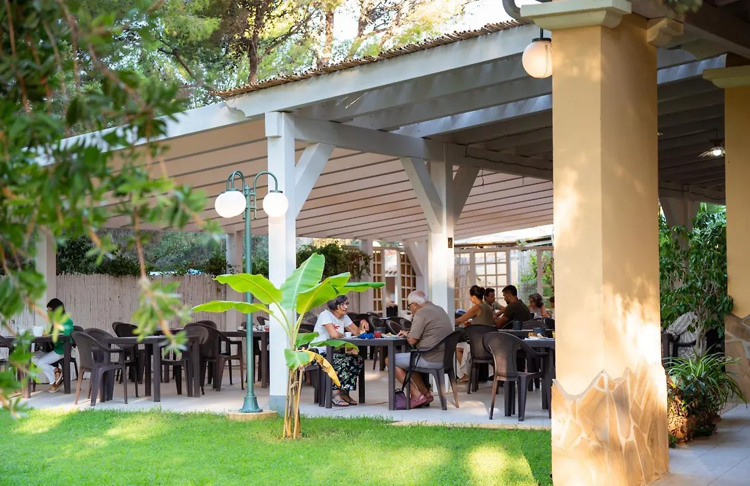Hotel Cala Dei Pini-1