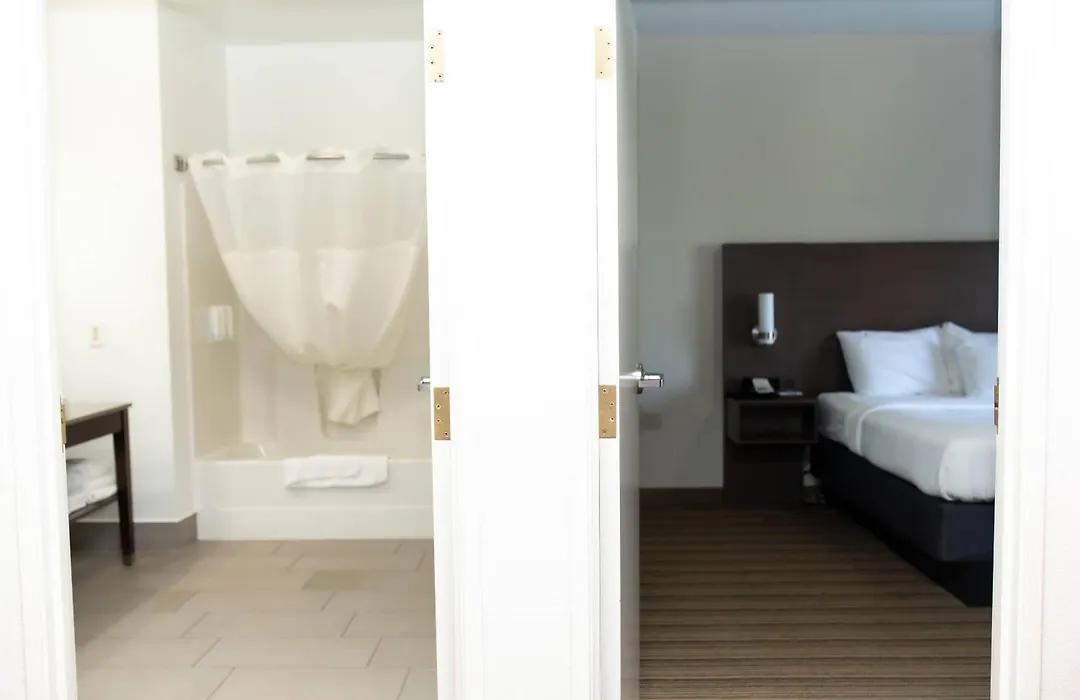 Country Inn & Suites By Radisson, Prairie Du Chien-1