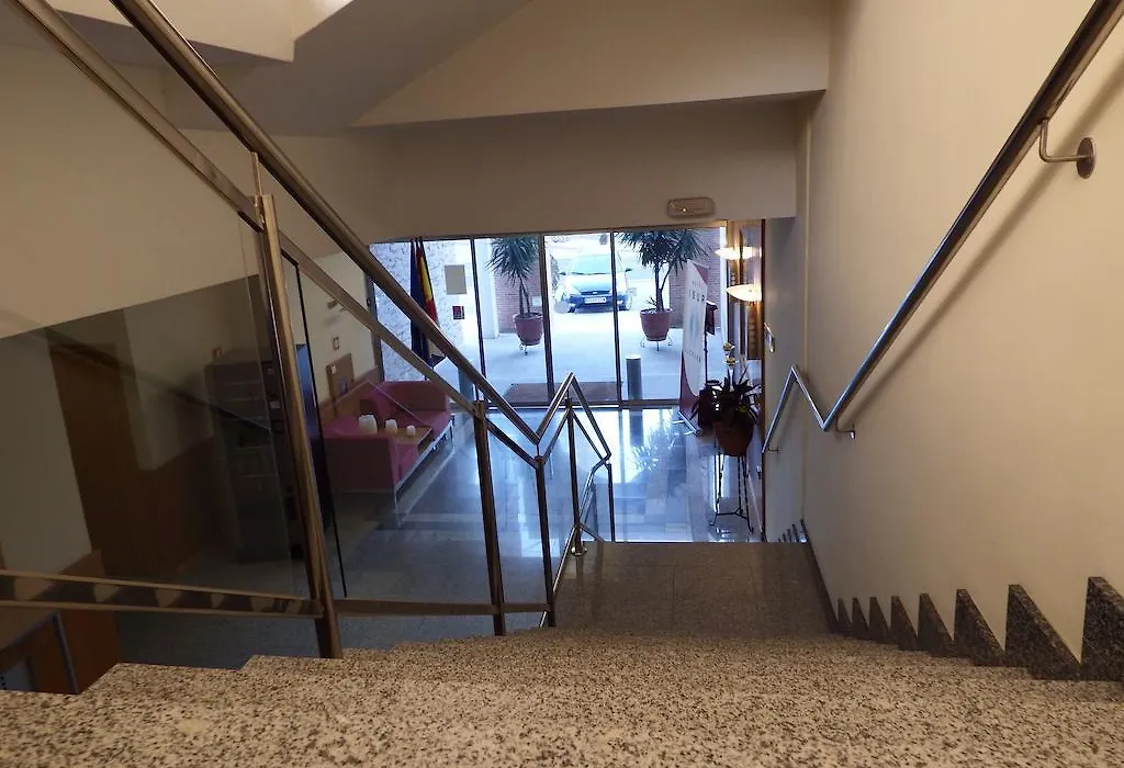 Hotel Isur Llerena-1